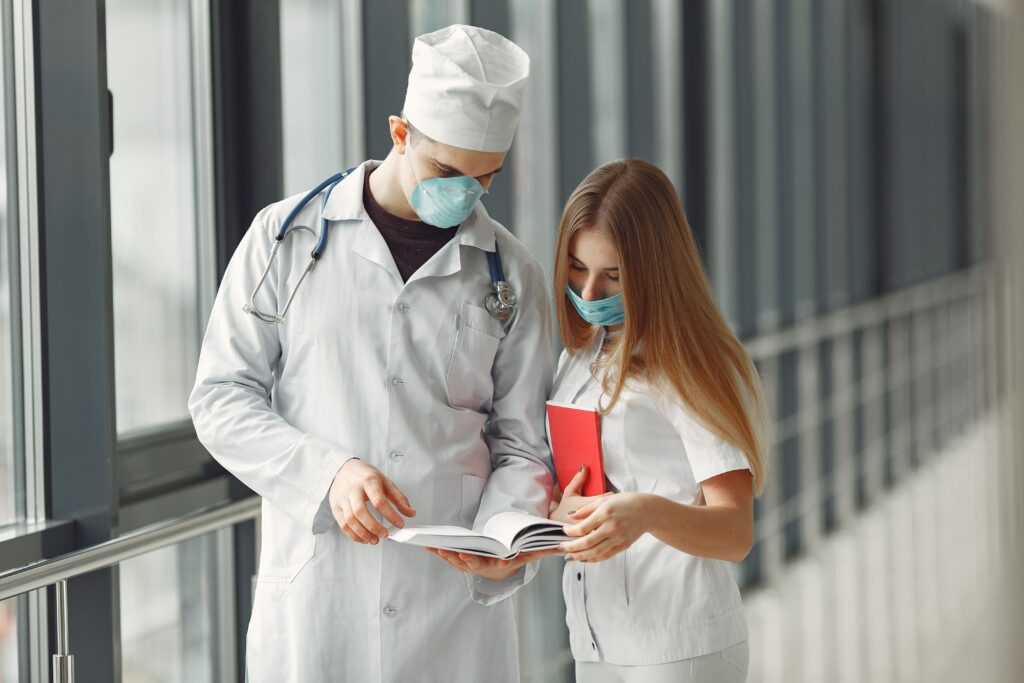 Starting Med School in January: How to Prepare and Succeed