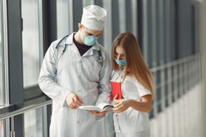 Starting Med School in January: How to Prepare and Succeed